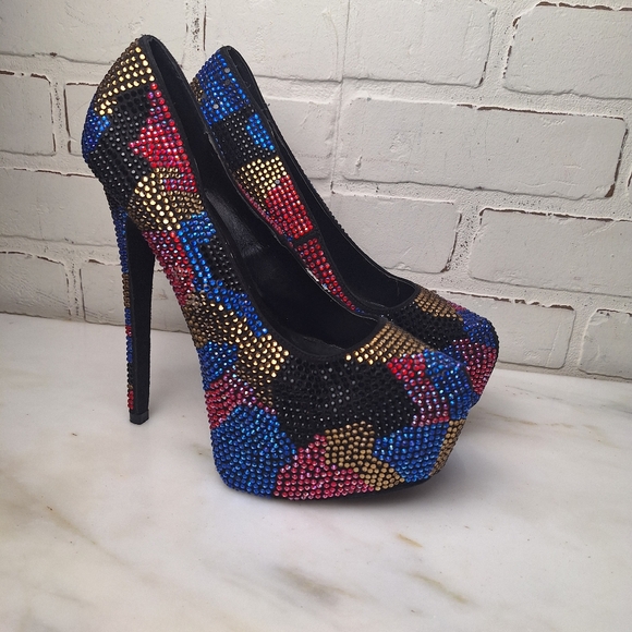 Size 8 Steve Madden Women's Dyvinal Multi-Colored Rhinestone Stiletto Heels - Picture 1 of 8